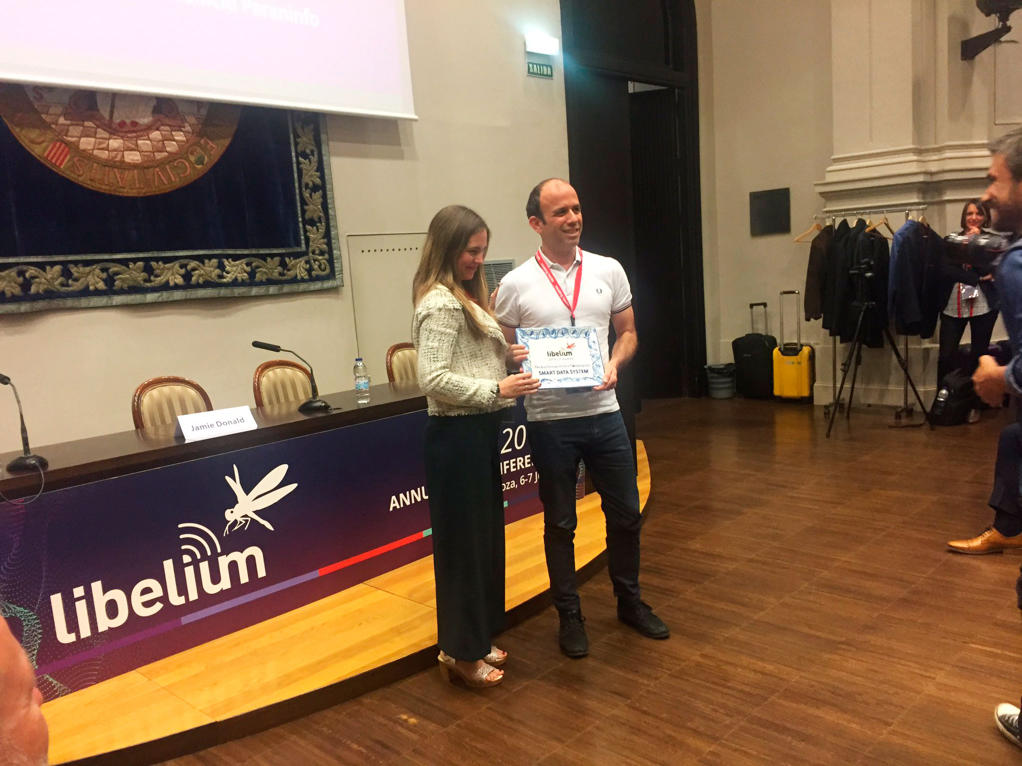 entrega premio IoT SmartDataSystem